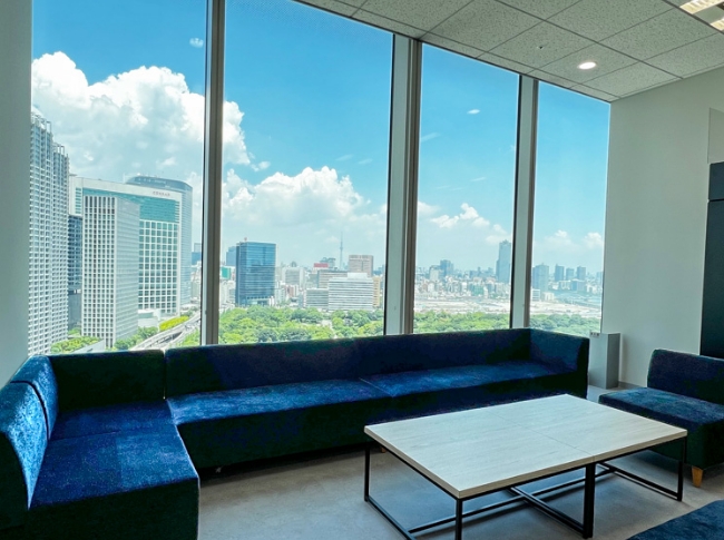 リフレ：（青いソファー）