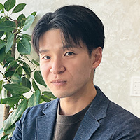 新卒入社（2021年）ビジネスDX本部 サービスマーケティング部 サブマネージャー 高橋